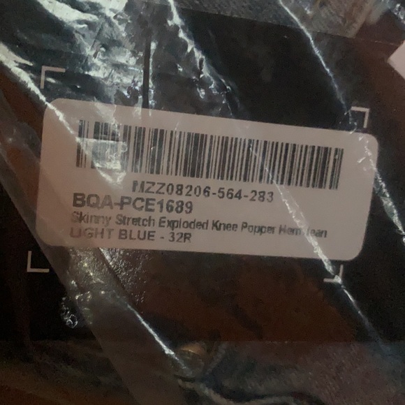 SKINNY STRETCH EXPLODED KNEE POPPER HEM JEANS - Picture 2 of 4